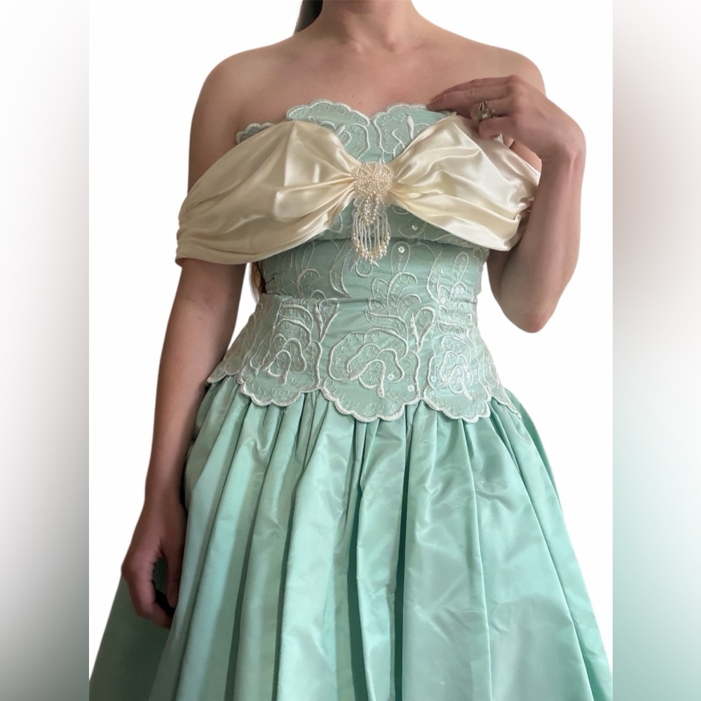 VTG 80s Flirtations Alfred Angelo Mint Lace Sequin Dress 11/12 Fits Modern 6 M
